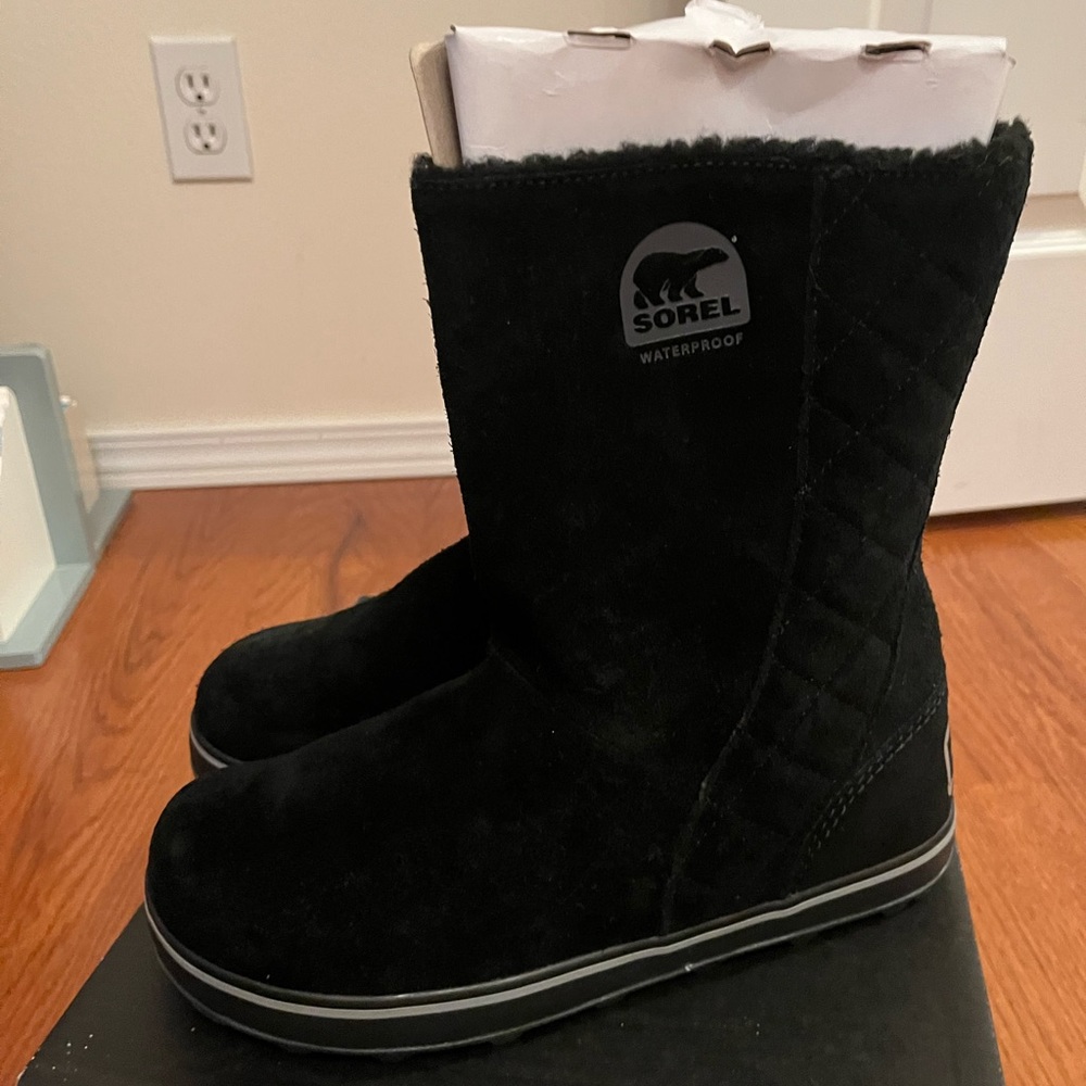 NEW Sorel Glacy Suede Waterproof boots
